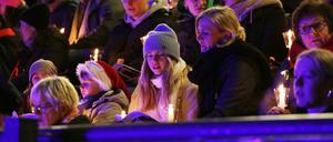 Weihnachtssingen 2022 im Karl Liebknecht Stadion in Potsdam. Etwa 5000 Teilnehmer.