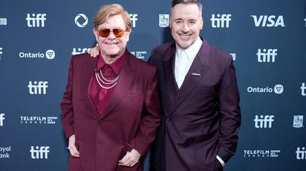 Beim Film „Elton John: Never Too Late“ führte der Ehemann des Popstars, David Furnish, Regie.