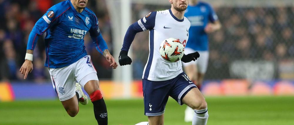 Bot eine ganz schwache Leistung und wurde dafür von seinem Trainer kritisiert: Timo Werner (r).