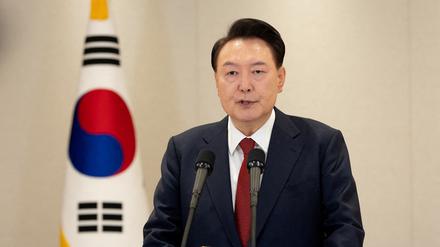 South Korean President Yoon Suk Yeol delivers an address to the nation at the Presidential Office in Seoul, South Korea, December 12, 2024.   The Presidential Office/Handout via REUTERS   ATTENTION EDITORS - THIS IMAGE HAS BEEN SUPPLIED BY A THIRD PARTY.