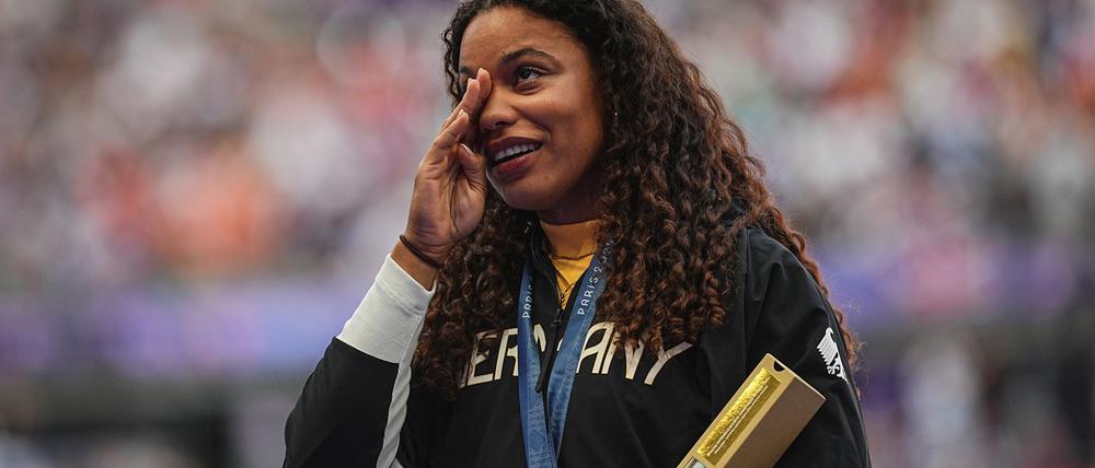 Tränen der Freuden verdrückte Kugelstoß-Olympiasiegerin Yemisi Ogunleye.
