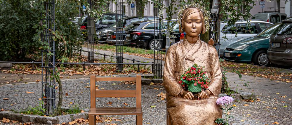 Berlin Mitte OT Moabit Trostfrauen - Denkmal Mahnmal Gedenkstätte zur Erinnerng an Zwangsprostituierte aus Korea vs Japan Berlin *** Berlin Mitte OT Moabit Comfort Women Memorial Memorial to the memory of forced prostitutes from Korea vs. Japan Berlin 
