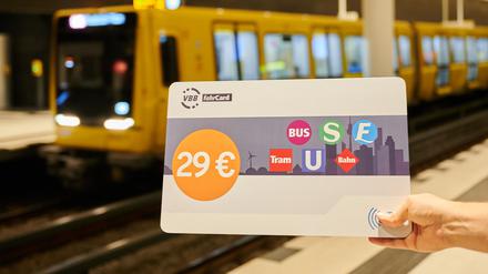 Nur wenige Monate nach der Einführung fällt das Berlin-Abo den Sparzwängen der Landesregierung zum Opfer. (Symbolbild)
