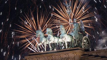 Berlins Regierender Bürgermeister Kai Wegner (CDU) wünscht sich eine friedliche Silvesternacht und setzt dabei auf ein Großaufgebot der Polizei.