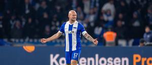 Fussball, Herren, Saison 2024/2025, 2. Bundesliga 16. Spieltag, Hertha BSC - SC Preußen Münster, Toni Leistner Hertha BSC, Enttäuschung nach Gegentor zum 1:2, 13.12. 2024, *** Football, Men, Season 2024 2025, 2 Bundesliga 16 Matchday , Hertha BSC SC Preußen Münster, Toni Leistner Hertha BSC , Disappointment after conceding 1 2, 13 12 2024, Copyright: xSebastianxRäppold/MatthiasxKochx