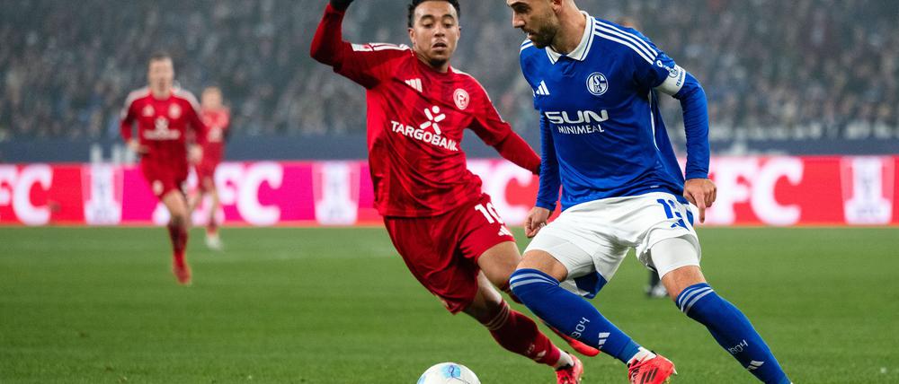 Schalke und Düsseldorf lieferten sich viele packende Zweikämpfe.