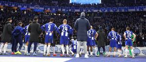 DEU, DFL, 2. FBL, Hertha BSC vs. Preussen Muenster, / 13.12.2024, Berliner Olympiastadion, Berlin, DEU, DFL, 2. FBL, Hertha BSC vs. Preussen Muenster, im Bild Hertha-Spielerkreis, Hertha-BSC Fans DFL - regulations prohibit any use of Photographs as image sequences and/or quasi-video Foto: Juergen Engler / nordphoto GmbH *** DEU, DFL, 2 FBL, Hertha BSC vs Preussen Muenster, 13 12 2024, Berliner Olympiastadion, Berlin, DEU, DFL, 2 FBL, Hertha BSC vs Preussen Muenster, im Bild Hertha Spielerkreis, Hertha BSC Fans DFL regulations prohibit any use of Photographs as image sequences and or quasi video Foto Juergen Engler nordphoto GmbH nordphotoxGmbHx/xEngler nph00076