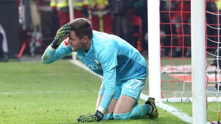 Ein Union-Fan warf am Samstag ein Feuerzeug auf Bochums Torwart Patrick Drewes. 