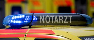 Ein Auto hat sich bei Grünheide überschlagen. (Symbolbild)