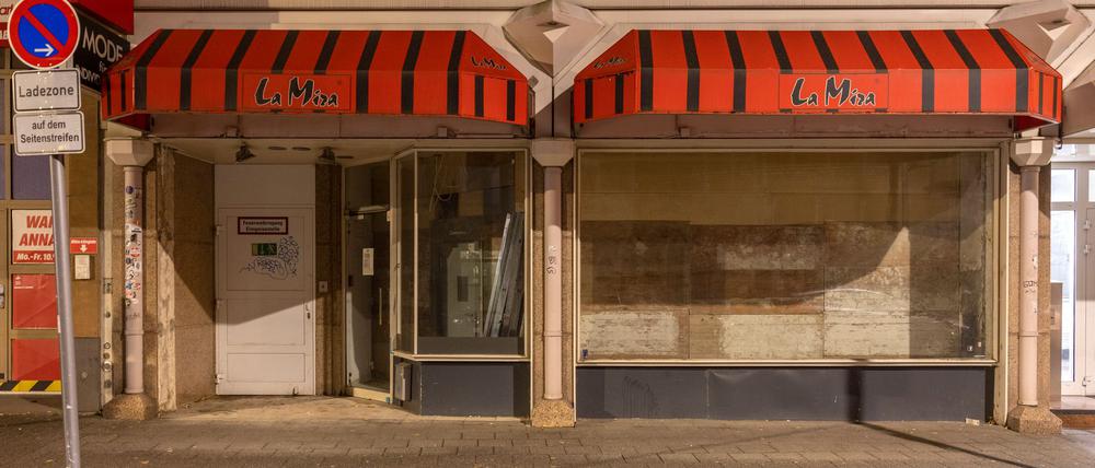 Ein aufgegebenes Geschäft in der Kölner Innenstadt. Der Einzelhandel zählt laut Ifo-Institut zu den Branchen, die besonders pessimistisch auf das kommende Jahr blicken.