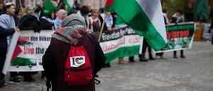 Berlin: Eine Demonstration unter dem Motto „Solidarität mit Palästina“ findet auf dem Alfred-Scholz-Platz in Neukölln. (Archivbild)