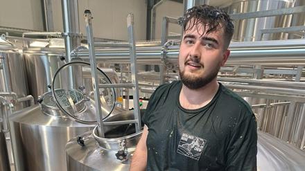 Jonas B. lässt sich bei der Berliner Berg GmbH zum Brauer und Mälzer ausbilden.