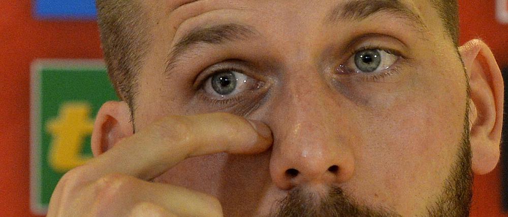 Nach einem brutalen Angriff liegt Guido Burgstaller im Krankenhaus.