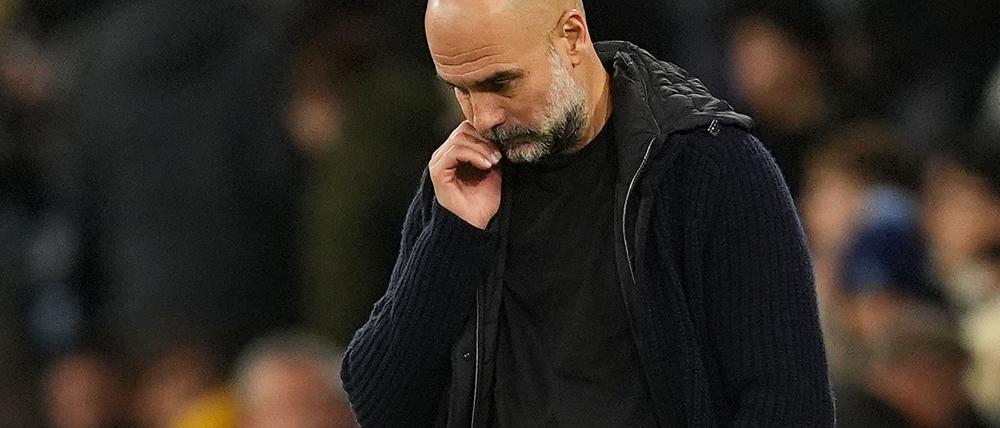 City-Trainer Pep Guardiola reagiert mit Selbstkritik nach der Niederlage im Derby.