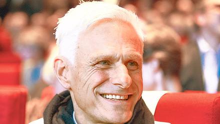 Der Schriftsteller Rainald Goetz , 70, ist plötzlich auf Instagram aktiv.