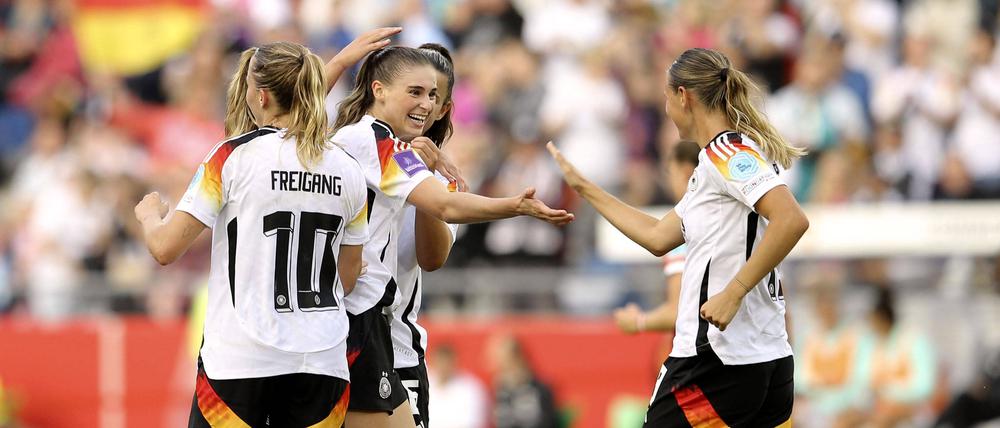 Zwischen dem 2. und 27. Juli 2025 wird die Fußball-EM in der Schweiz ausgetragen.