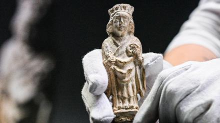 Die Figur der Heiligen Katharina habe nahezu unversehrt geborgen werden können.