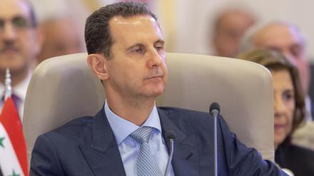 HANDOUT - 19.05.2023, Saudi-Arabien, Dschidda: Dieses von Saudi Press Agency, der offiziellen Nachrichtenagentur von Saudi Arabien, zur Verfügung gestellte Foto zeigt Baschar al-Assad, Präsident von Syrien, während des arabischen Gipfels. (zu dpa: «Assad soll sich erstmals zu Flucht nach Moskau äußern») Foto: -/Saudi Press Agency/AP/dpa +++ dpa-Bildfunk +++
