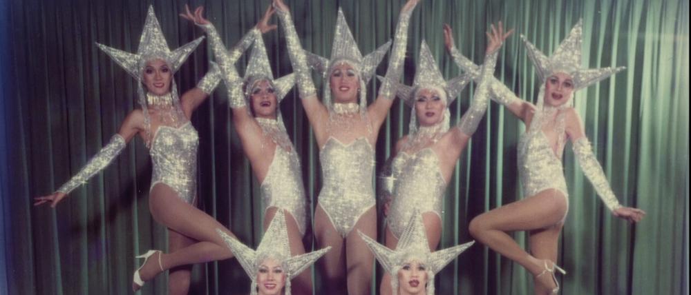 Szenenfoto aus Hoo Fan Chons Film „I Enjoy Being a Girl“.