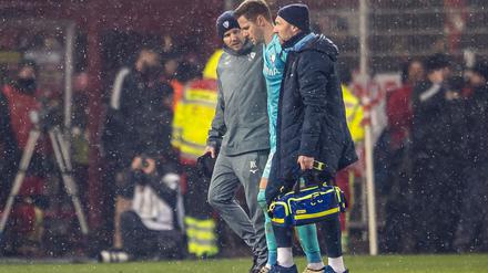 Bochums Keeper Drewes muss in Berlin vom Feld