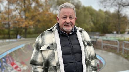 Murat Drayef, Streetworker von Gangway in seinem Heimatkiez, dem Märkischen Viertel