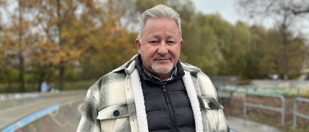 Murat Drayef, Streetworker von Gangway in seinem Heimatkiez, dem Märkischen Viertel