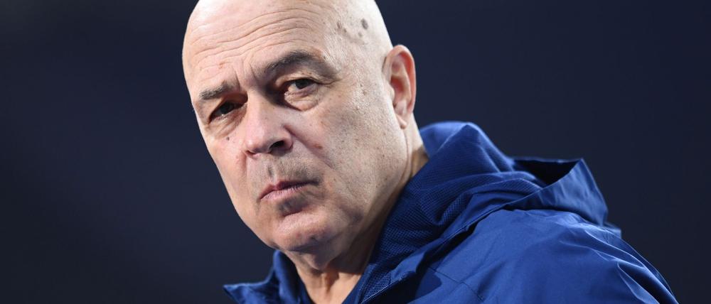 Christian Gross trainiert wieder eine Fußballmannschaft.