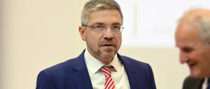 Oberbürgermeister Mike Schubert (SPD) steht vor der Abwahl durch die Stadtverordnetenversammlung.
