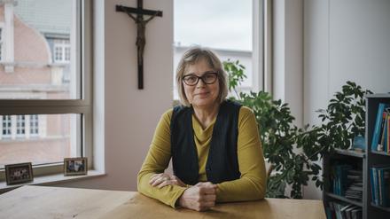 Eva Maria Welskop-Deffaa ist seit November 2021 Präsidentin des Deutschen Caritasverbandes. Fotografiert am 12. Dezember 2024.