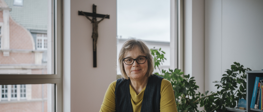 Eva Maria Welskop-Deffaa ist seit November 2021 Präsidentin des Deutschen Caritasverbandes. Fotografiert am 12. Dezember 2024.