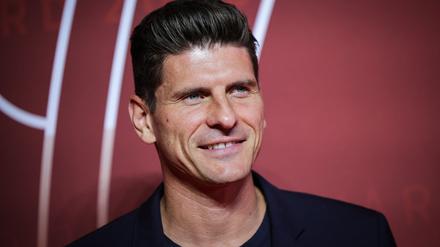 Mario Gomez verlängert seinen Vertrag bei Red Bull bis 2028 und freut sich auf die Zusammenarbeit mit Jürgen Klopp. 