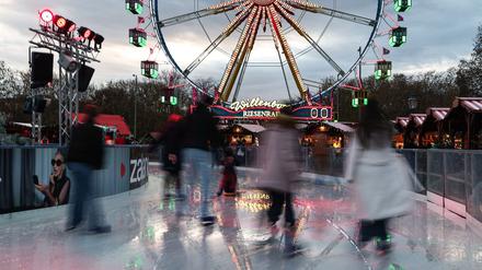 Streit auf Eisbahn - mit Schlittschuh gegen Kopf getreten. (Symbolbild)