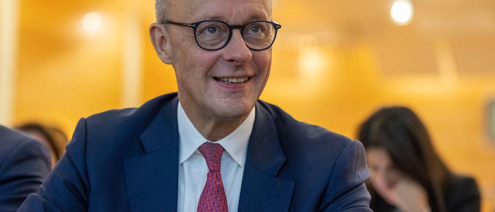 Unions-Kanzlerkandidat Friedrich Merz kann Posaune spielen. (Archivbild)