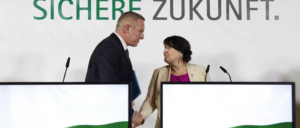 Der designierte Landeshauptmann der Steiermark Mario Kunasek (FPÖ, l) und die designierte Landeshauptmann-Stellvertreterin Manuela Khom (ÖVP).