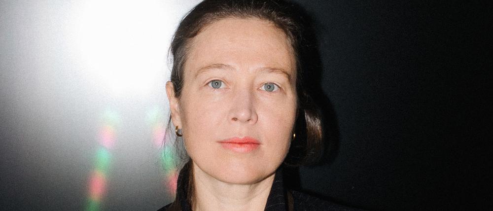 Kuratorin Anna Schneider verlässt das Münchener Haus der Kunst, um nach Potsdam zurückzukehren. 