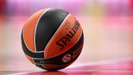 Nach dem Tod von Janis Timma beginnen die Euroleague-Spiele mit einer Schweigeminute.