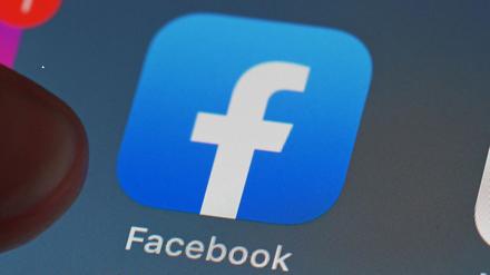 Die irische Datenschutzbehörde hat dem Facebook-Mutterkonzern eine Millionenstrafe aufgebrummt. (Symbolbild)