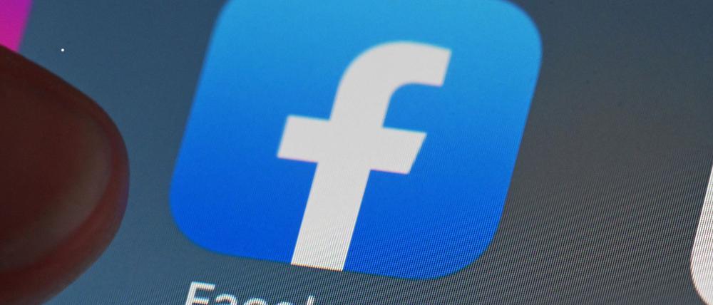 Die irische Datenschutzbehörde hat dem Facebook-Mutterkonzern eine Millionenstrafe aufgebrummt. (Symbolbild)