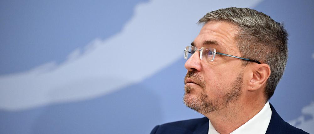 Potsdams Oberbürgermeister Mike Schubert (SPD) bei seinem Statement am 17. Dezember.