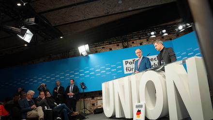 Die Zustimmung zur Union hat einer Umfrage zufolge leicht abgenommen.