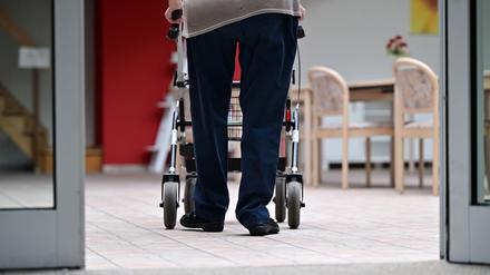 14 Prozent der Pflegebedürftigen werden vollstationär im Pflegeheim versorgt. (Symbolbild)