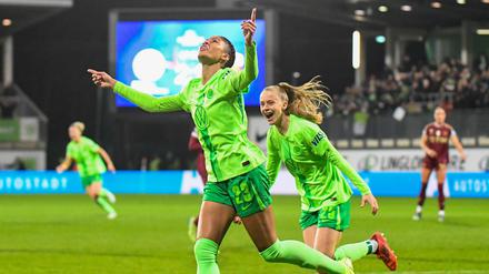 Wolfsburgs Sveindis Jonsdottir zeigte der AS Rom mit einem Viererpack die Grenzen auf.