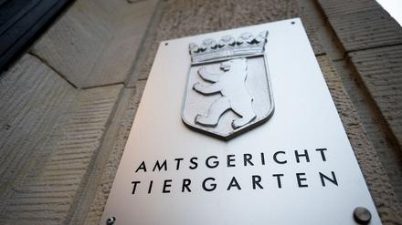 Gegen eine Studentin, die am Rande eines Palästina-Protestcamps einen Polizisten getreten haben soll, erging eine Geldstrafe von 1.800 Euro. (Symbolbild)