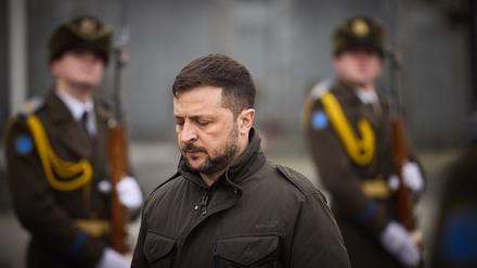Wolodymyr Selenskyj, Präsident der Ukraine, nimmt bei einem Arbeitsbesuch in der Region Lviv im Westen der Ukraine an einer Zeremonie teil. 