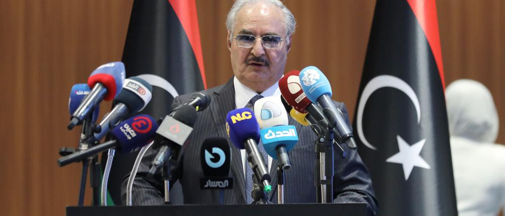 Dem ostlibyschen Machthaber Haftar käme russische Luftverteidigungssysteme sowie Angriffswaffen gelegen. (Archivbild)
