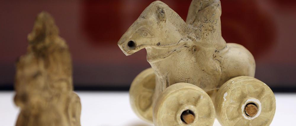 Der kleine Reiter, ein Spielzeug aus römischer Zeit, wurde in Köln ausgegraben.