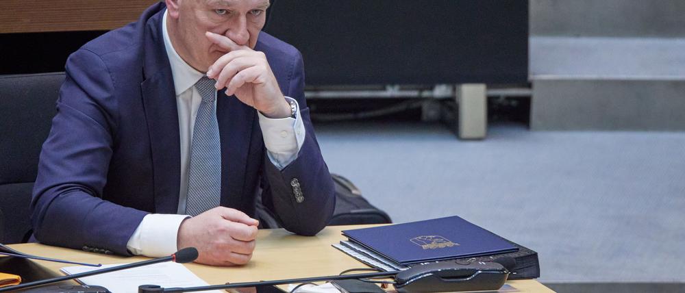Berlins Regierender Bürgermeister Kai Wegner hat gute Nachrichten für Komische Oper.