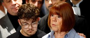 Gisèle Pelicot mit ihren Anwälten nach dem Urteil im Gericht in Avignon, Frankreich