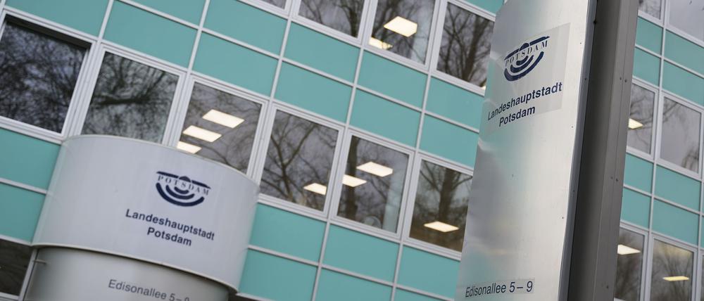 Auch nach der Einstellung des Ermittlungsverfahrens gegen Oberbürgermeister Mike Schubert (SPD) in der Ticket-Affäre kehrt in der Stadtpolitik keine Ruhe ein. (Archivbild)