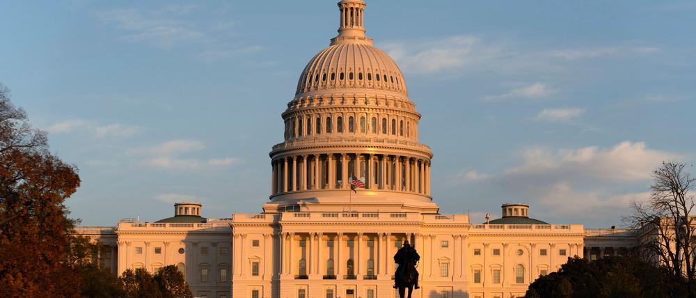 Das US-Parlament steckt kurz vor der Weihnachtspause in einem schweren Haushaltsstreit - befeuert vom designierten US-Präsidenten Donald Trump. (Archivbild)
